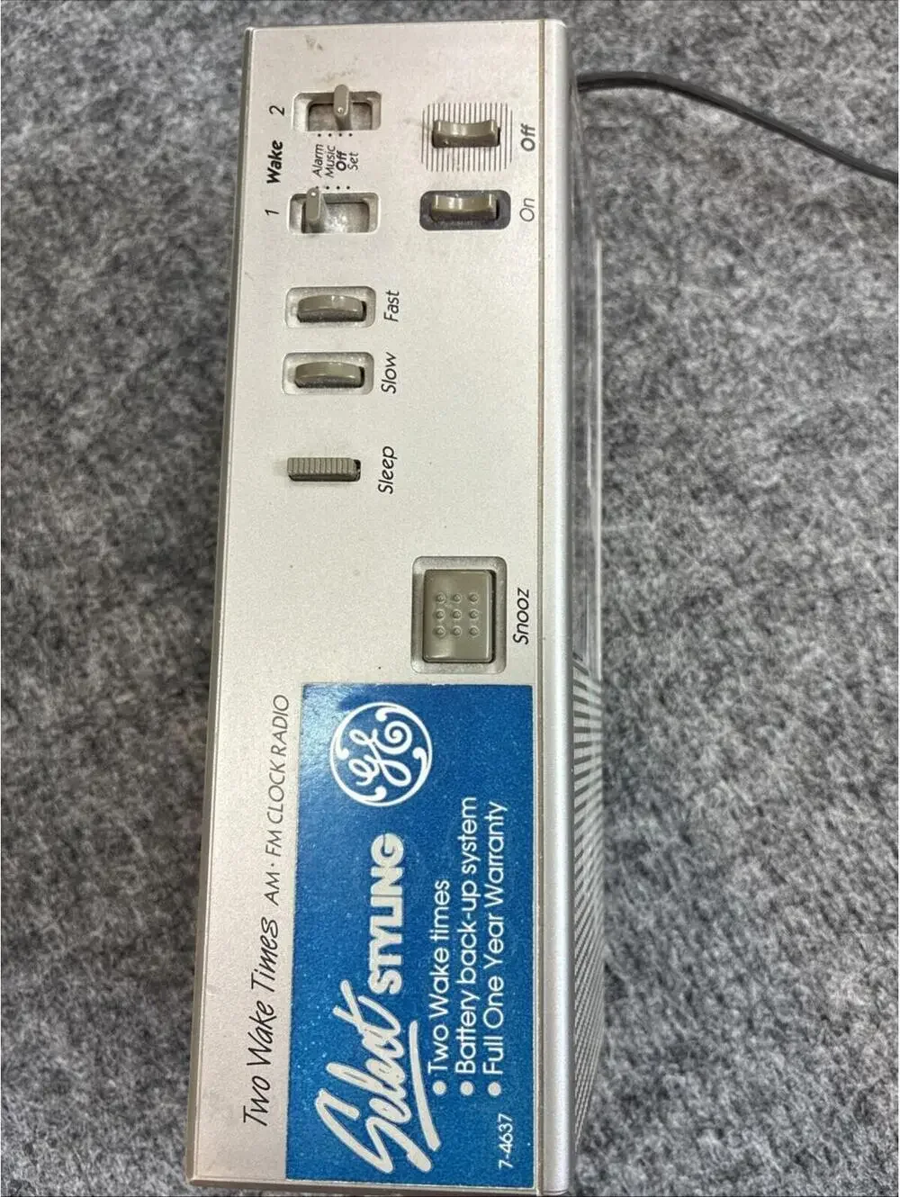 GENERAL ELECTRIC Select Styling 2 Wake Time Digital Clock Radio Model 7-4637A